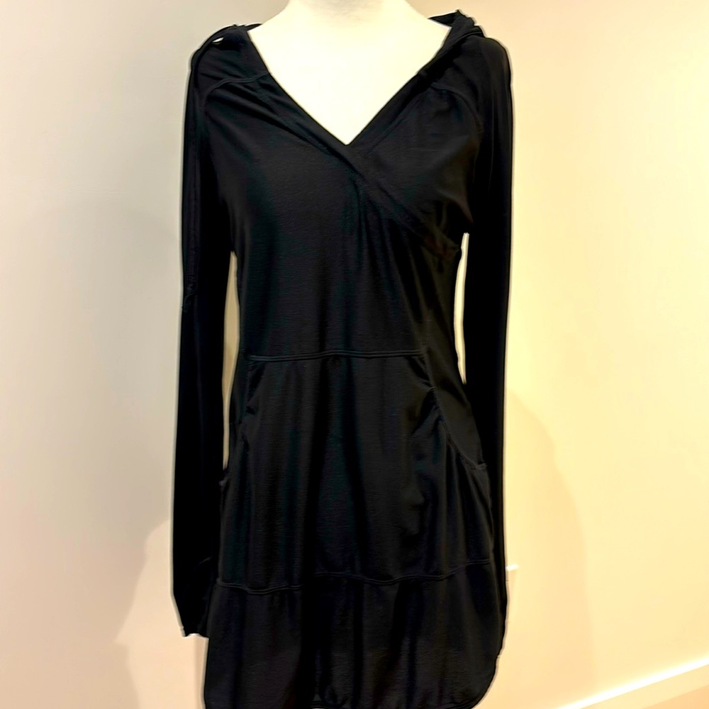 Athleta swim cover  size XS